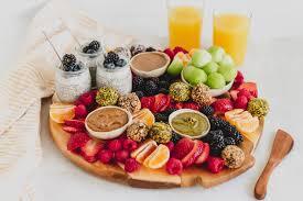 آیا خوردن میان وعده برای شما مفید است یا مضر؟